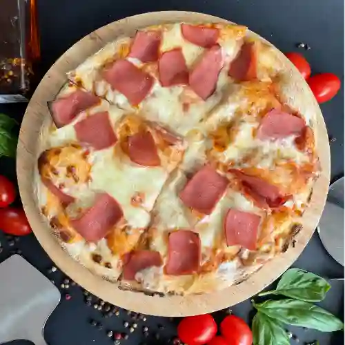 Pizza jamón y queso