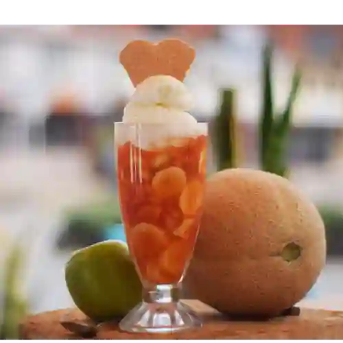 Salpicón con Helado Vainilla O Frutos 14
