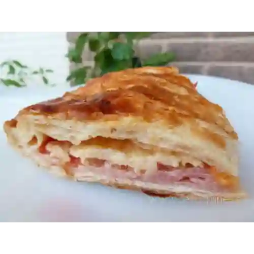 Pastel Hojaldrado Jamon y Queso.