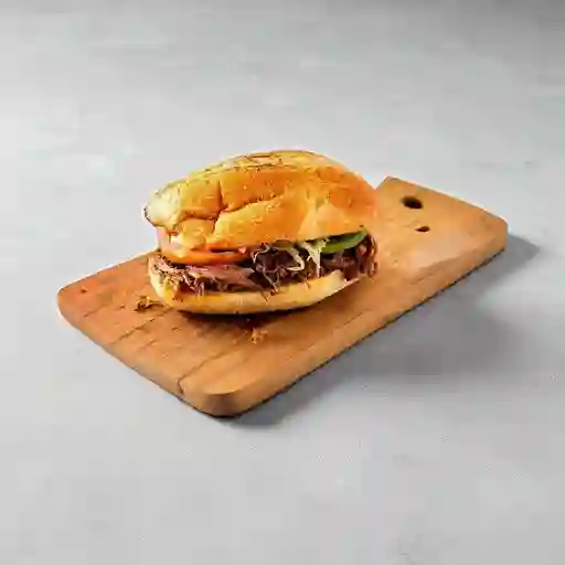 Sándwich Medianoche
