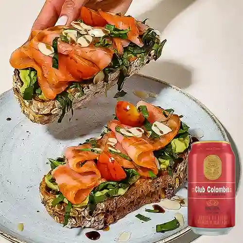 Combo Tostadas Aguacate&Salmón + Club Cola Roja Lata 330ml