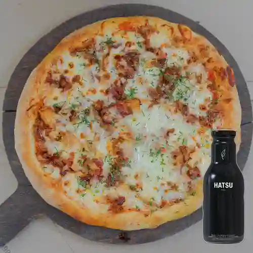 Combo Pizza Pollo Tocineta + Hatsu Negro 400 ml