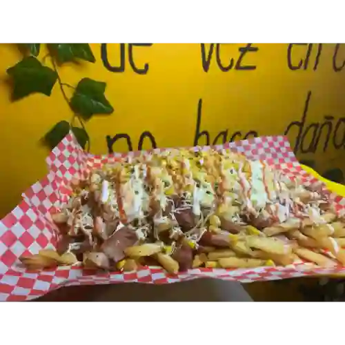 Salchipapa Mixta para 3
