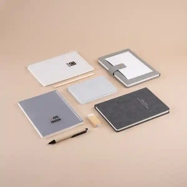 Cuaderno A6 Tapa Dura Con Purpurina 80 Hojas Silver Gray Miniso