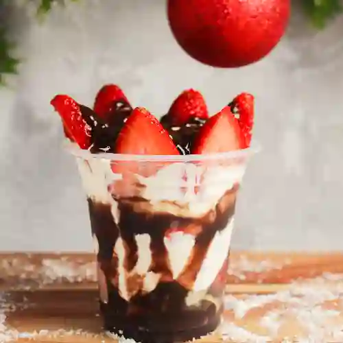 Fresas con Crema + Salsa Chocolate