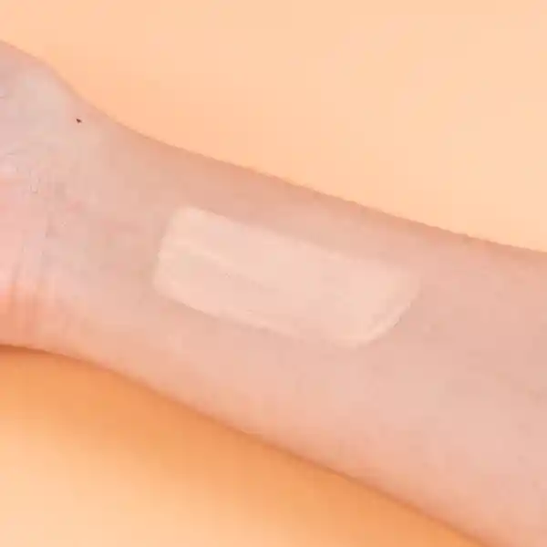 Base de Maquillaje Líquida Mate Serie Minimalist 103 Miniso