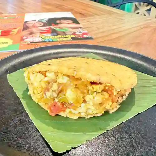Arepa con Huevos Pericos