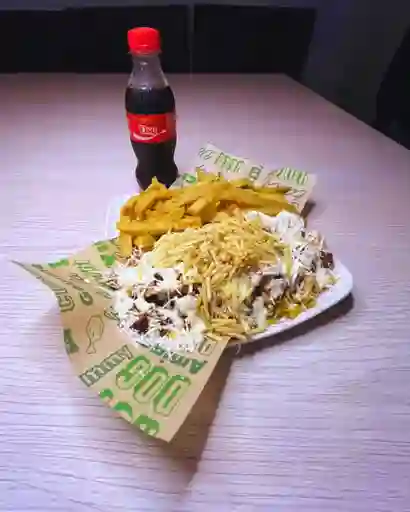 Desgranado Artesanal de Pollo Al Carbón Papas Coca-Cola