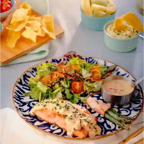 Salmón con Espárragos
