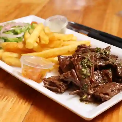 Entraña con Papas Fritas