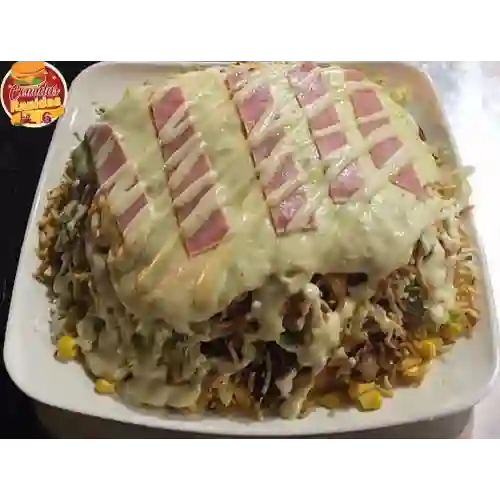Salchipapa 4 Carnes (2 Personas)