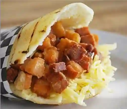 Arepa con Queso & Chicharrón