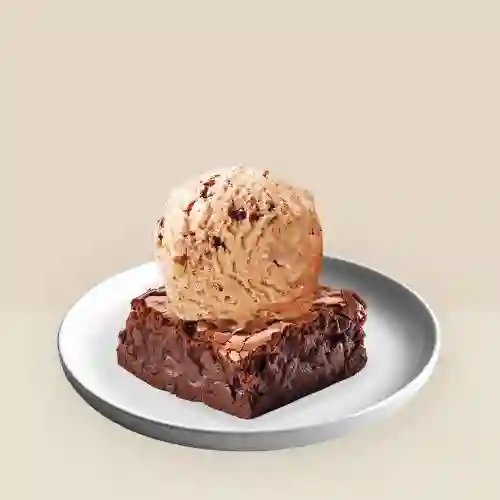 Brownie con Helado de Cafe Mocca