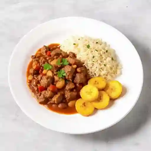 Ejecutivo con Carne Goulash