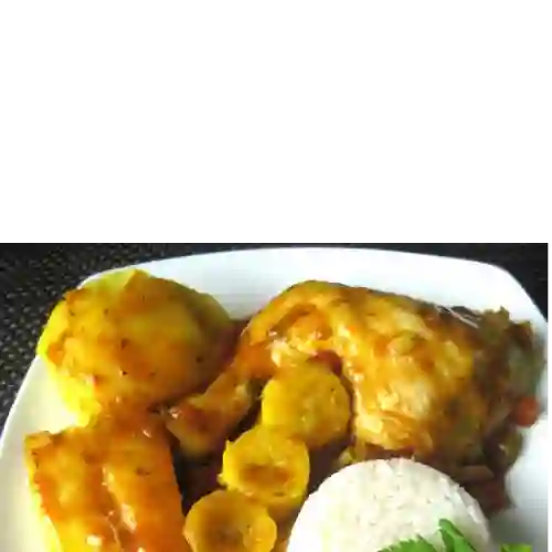 Combo Almuero con Pollo Sudado