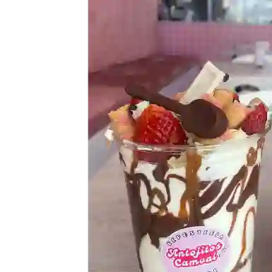 Fresas con Crema 16oz