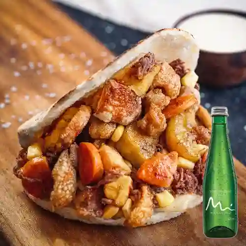 Combo Arepa Paisa + Manantial con Gas 300ml