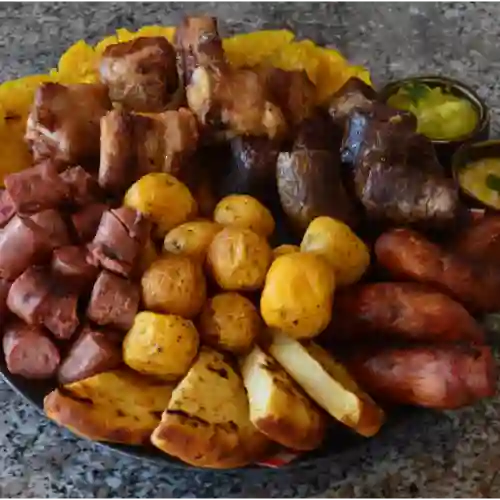 Fritanga con Costillas de Cerdo Pa' 4