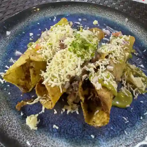 Flautas de Cochinita