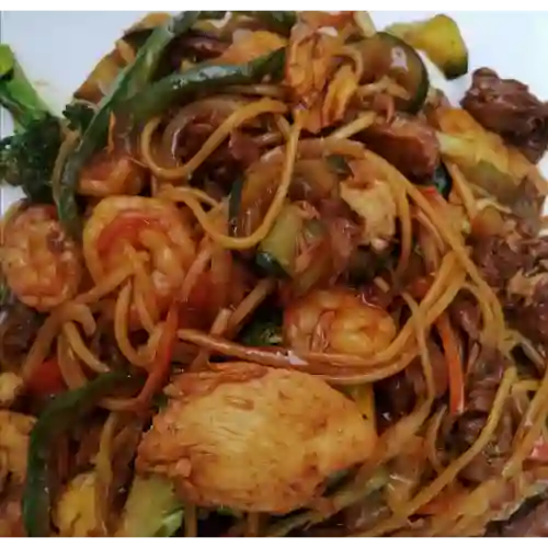 Medio Lo Mein Especial