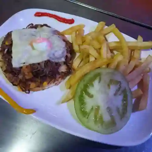 Arepa con Carne Desmechada en Combo