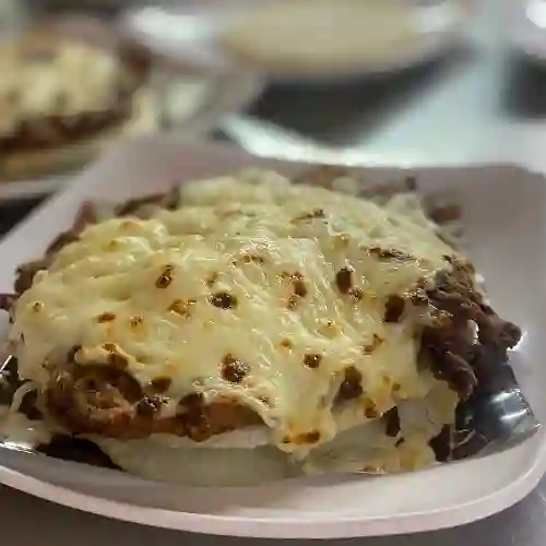 Arepa con Torta de Carne