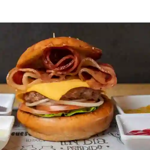 Burger la Mega Bacon.