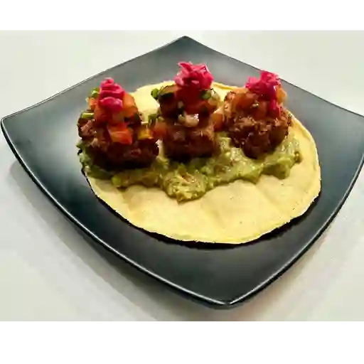 Taco carnitas de atún