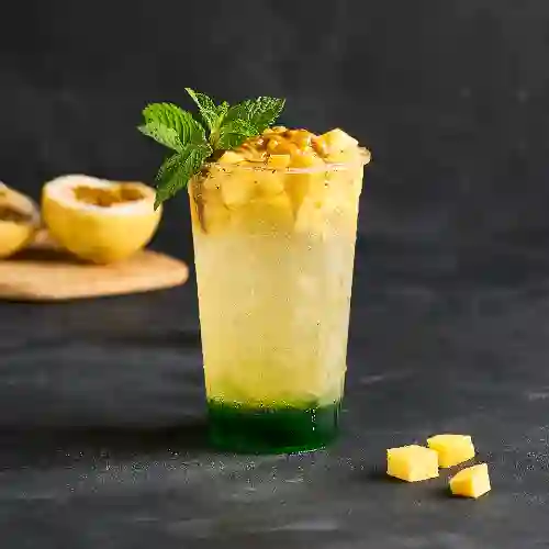 Soda Michelada Maracumango 22 Oz