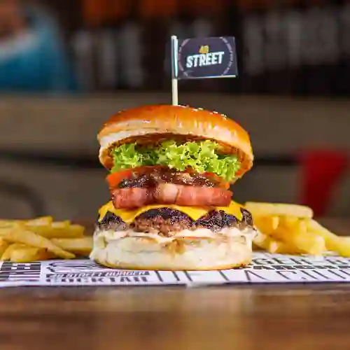 Promo Hamburguesa Cheese & Bacon + Papas