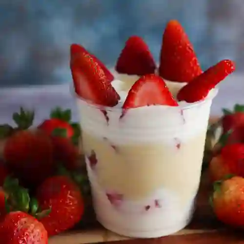 Fresas con Crema - con Leche Condensada