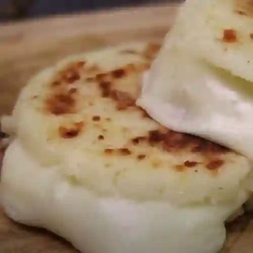 Arepa Rellena de Queso Mozzarella