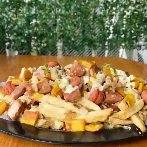 Salchipapas cochinitas