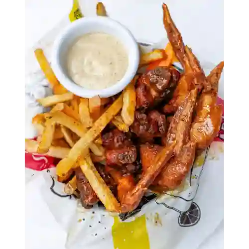 8 Alitas en Salsa Miel Mostaza con Papas