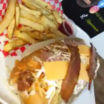 Combo Perro Super + Papas + Bebida