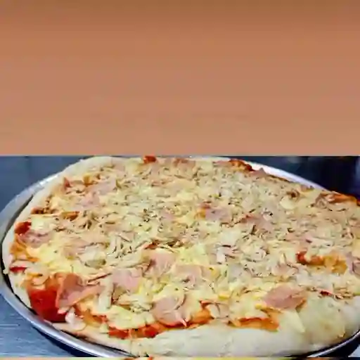 Pizza jamón y queso