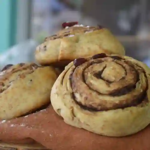 Cinamon Roll Canela y Arándanos