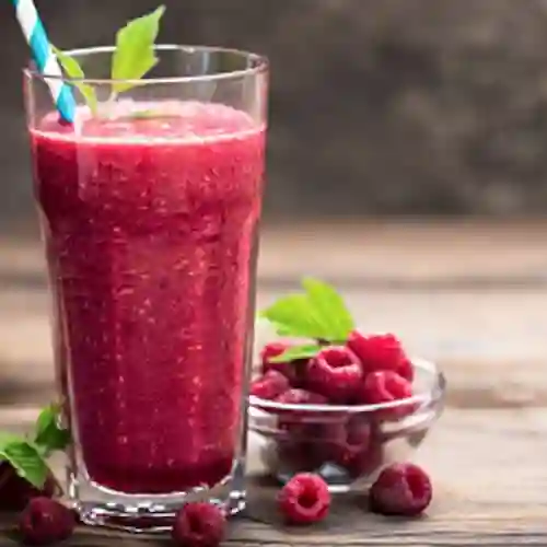 Frutos Rojos en Agua