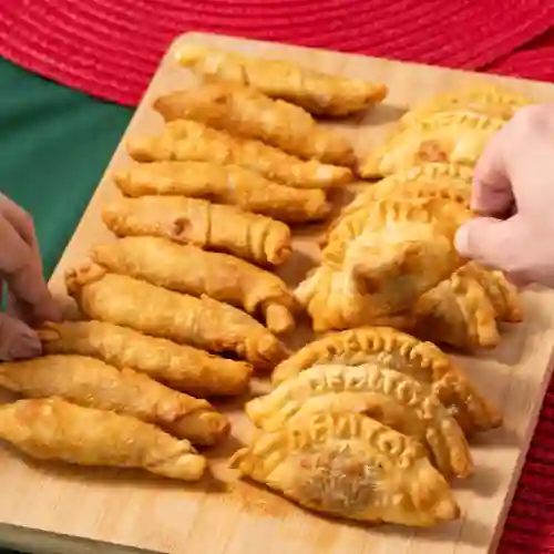 Empanadas + Deditos