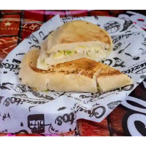 Sándwich de Pollo Desmenuzado
