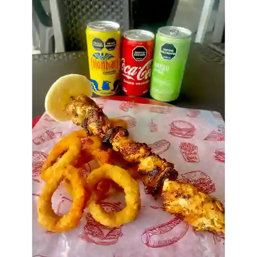 Brocheta de Pollo, Papas y Gaseosa