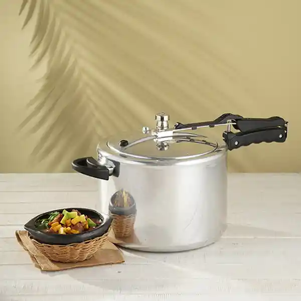 Universal Olla a Presión Tradicional Cierre Interno 10 L