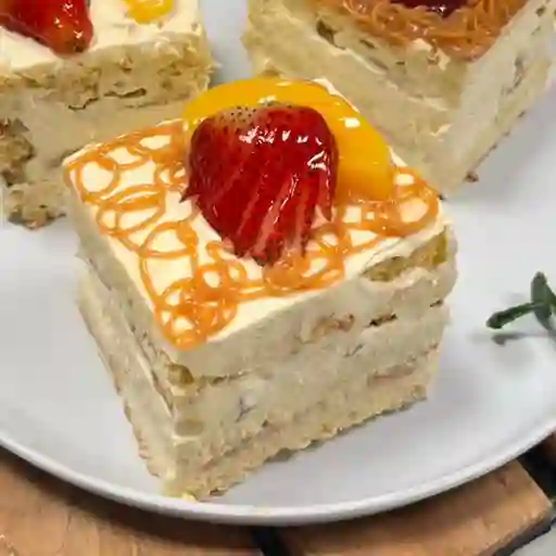 Especial de fresa, melocotón y arequipe