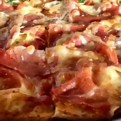 Pizza Jamón Serrano Med.
