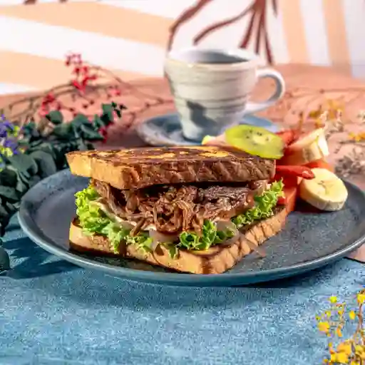 Sandwich de carne desmechada