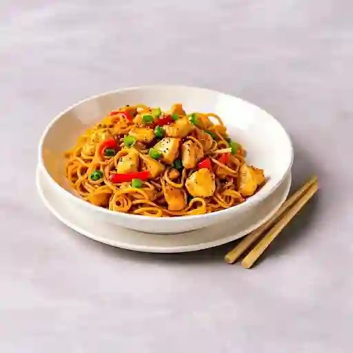 Chow Mein Pollo Salteado