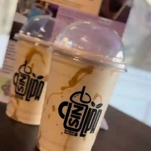 Batido grande de banana caramelo