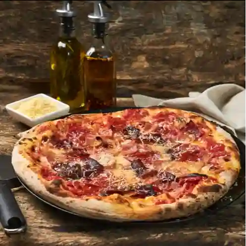 Pizza 4 Carnes (8 Porciones)