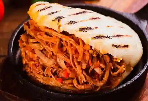 Combo Arepa de Montaña y Bebida
