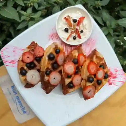 Waffle de Pandebono con Fruta